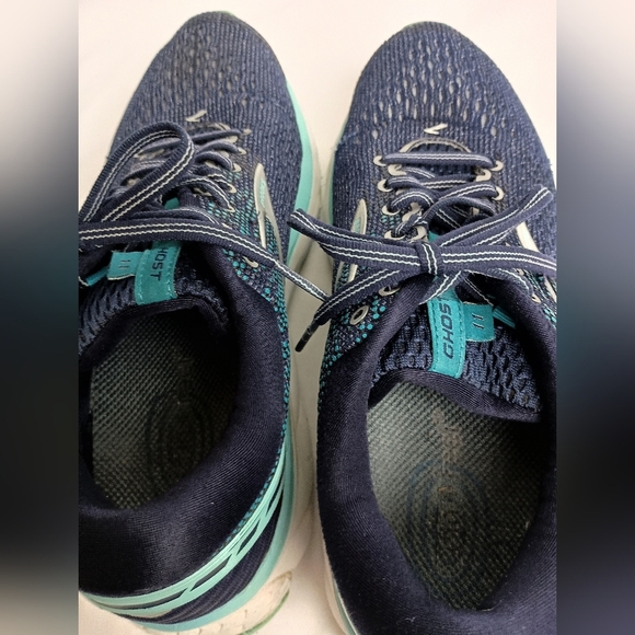 BROOKS Ghost 11 Blue and Green Athletic Shoes with Breathable Mesh (#125) - Picture 7 of 10